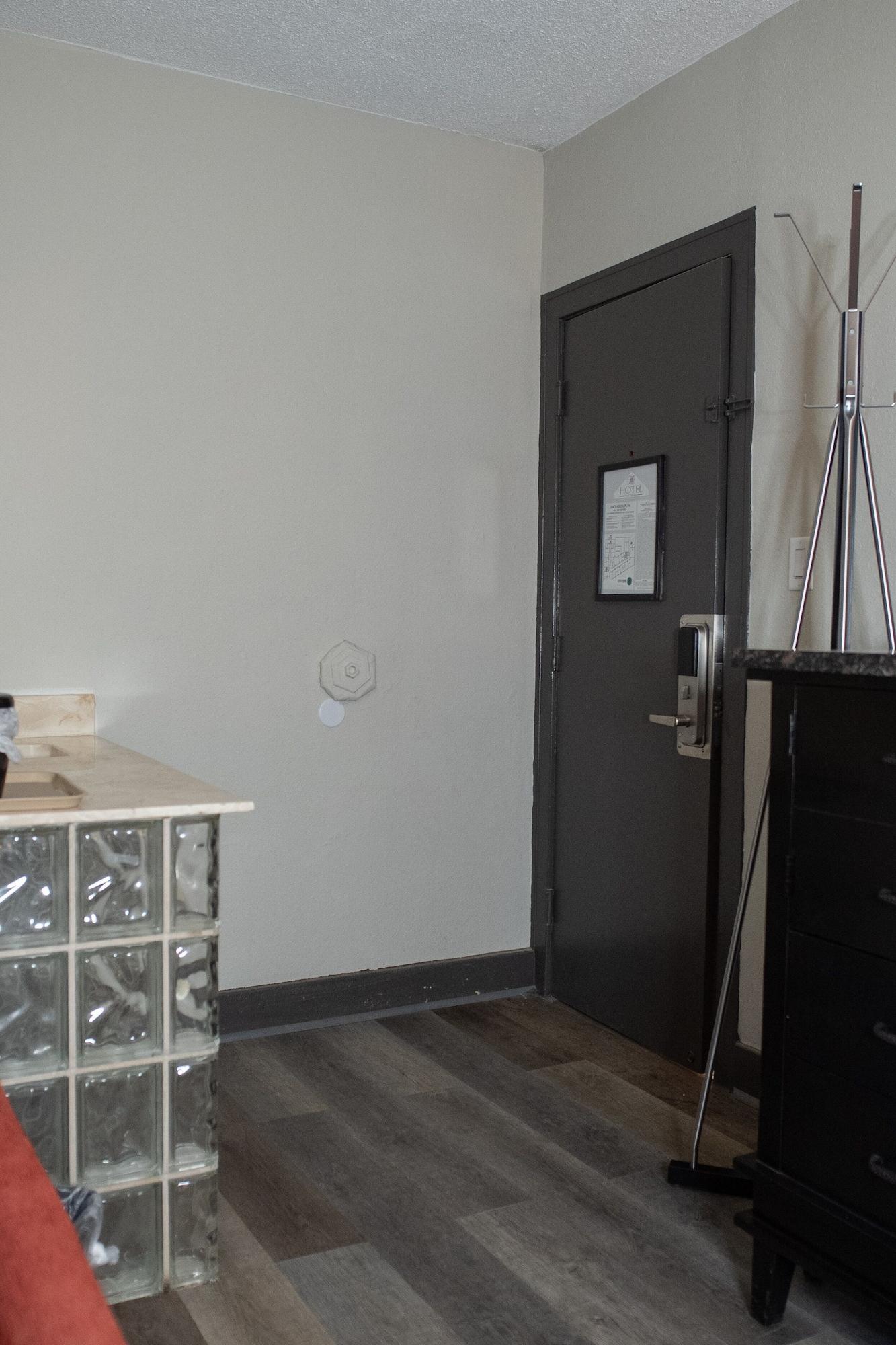 Americas Best Value Inn Диърборн Екстериор снимка
