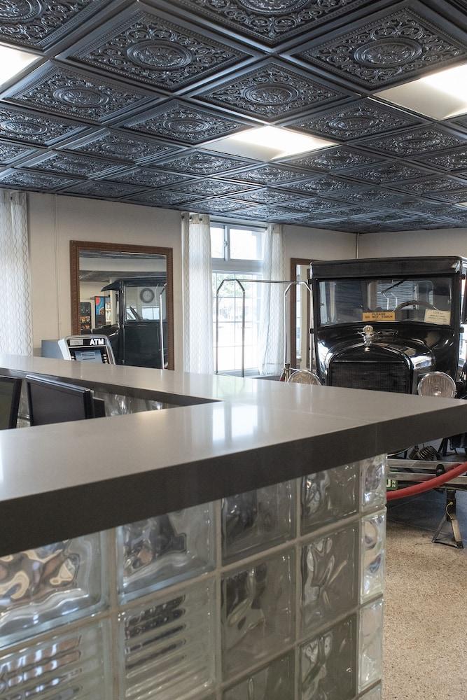 Americas Best Value Inn Диърборн Екстериор снимка
